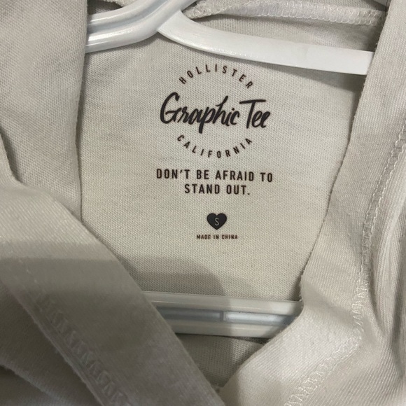 Hollister Cropped Long Sleeve Shirt With Hoodie - Picture 2 of 3